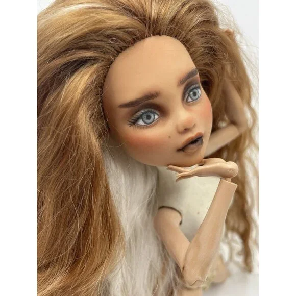 Custom Monster High Doll OOAK HYBRID with Ever After High Body By Liskaooak - Picture 3 of 9